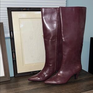 Alfani Kaiaa Knee High Boots Burgundy Faux Leather pointed toe & kitten heel 7.5